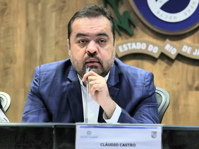 Ex-governador Cláudio Castro viajou em avião de empresa ligada a Vorcaro para assistir à final da Libertadores no Peru