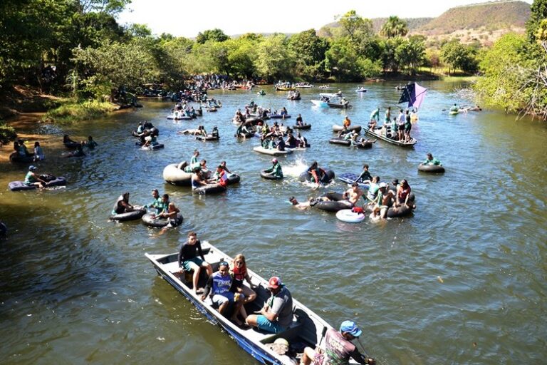 20º Passeio Ecológico Panacan reúne centenas de participantes em tradicional descida de boia no Rio Grande